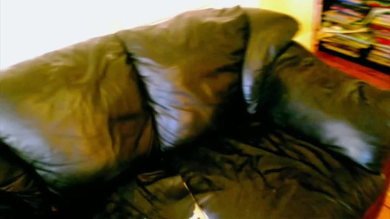 Quinn brooks: Leather Couch Spit Wmv
