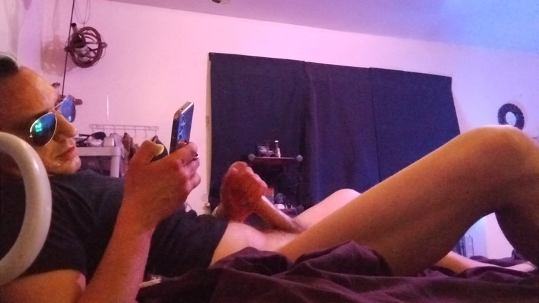 RoyToyBoi: Kawan dengan batang besar menghisap pancutan mani