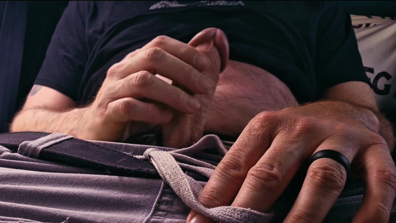 Beard Punk: Bisexuell JOi kommer med mig