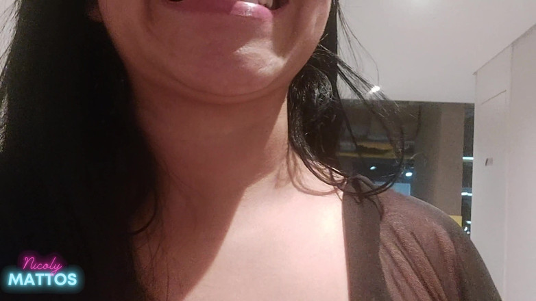 Nicoly Mattos: Stygg dörrvakt han kom på mina små fitthår!
