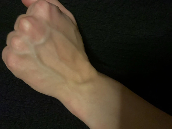 Princess Aisha: Veiny Hands Near the Heater
