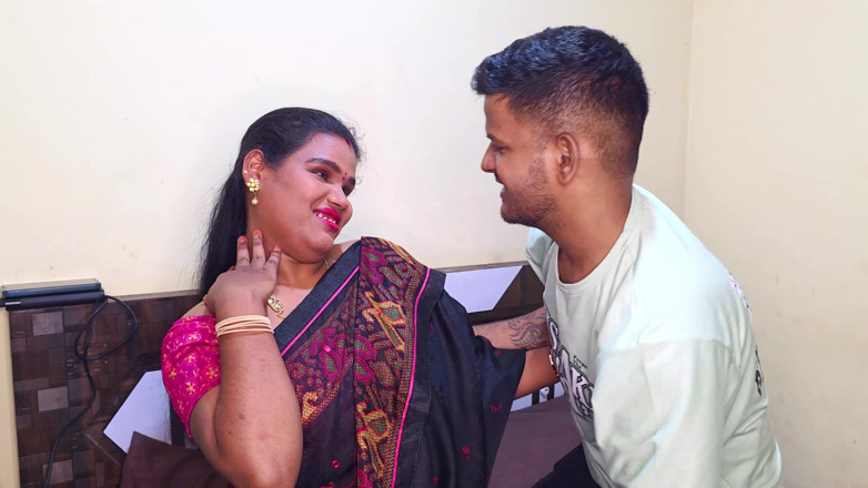 Kamasutra61: Indyjski Desi Bhabhi zerżnięta w Sari