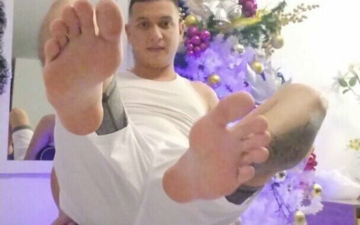 Tomas Styl: beautiful male feet to suck all day