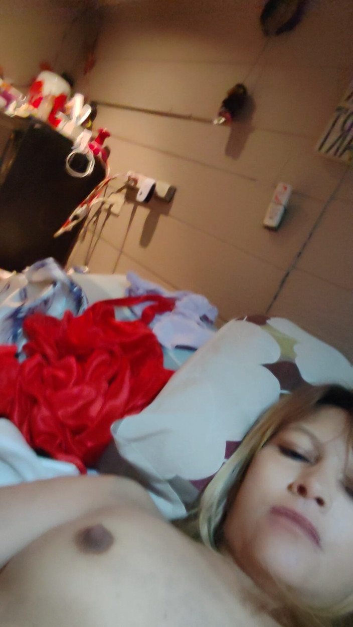 Lusi: Istri hot masturbasi saat suaminya pergi dari rumahnya yang hot,...