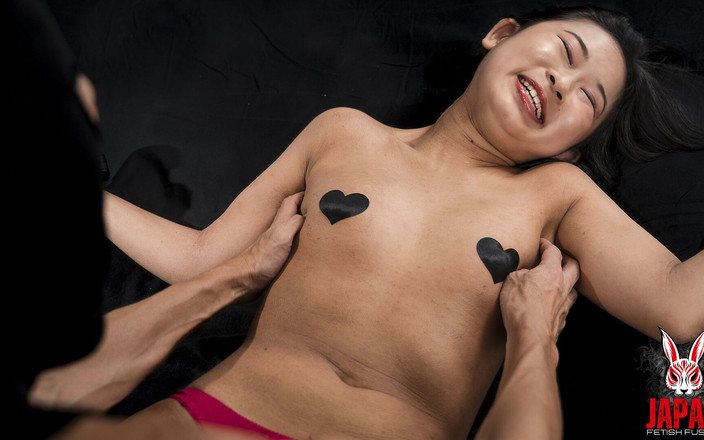 Japan Fetish Fusion: Yui Shirasaki legată și gâdilată ... Vei râde, vei suferi.și mă voi...