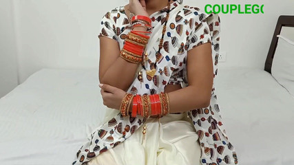 Sexy Komal: V bílé sárí vypadáš ještě krásnější