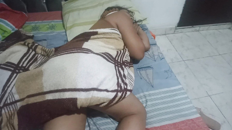 Pikaa6: 私の義理の妹は休んで、私は彼女の口と彼女の猫に私の巨大なコックを入れる機会を取ります