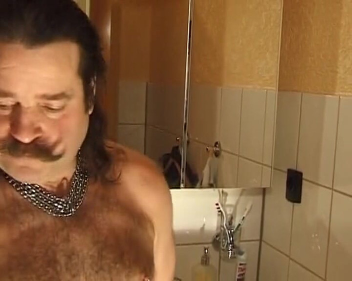 German's Fetish: マンコ舐め後のドイツ女王様痴女ペギングハンクケツ穴