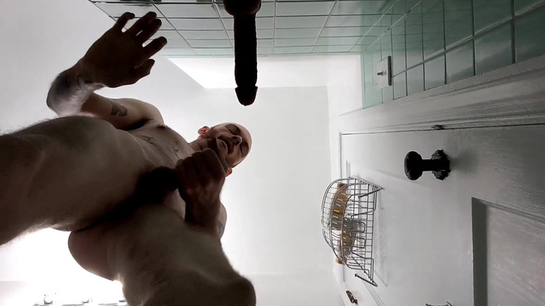 Codi Bonez: В видео от первого лица, вы, оказалось, ваш прямой друг и трахает его по всему дому, потому что теперь он не может получить достаточно члена!