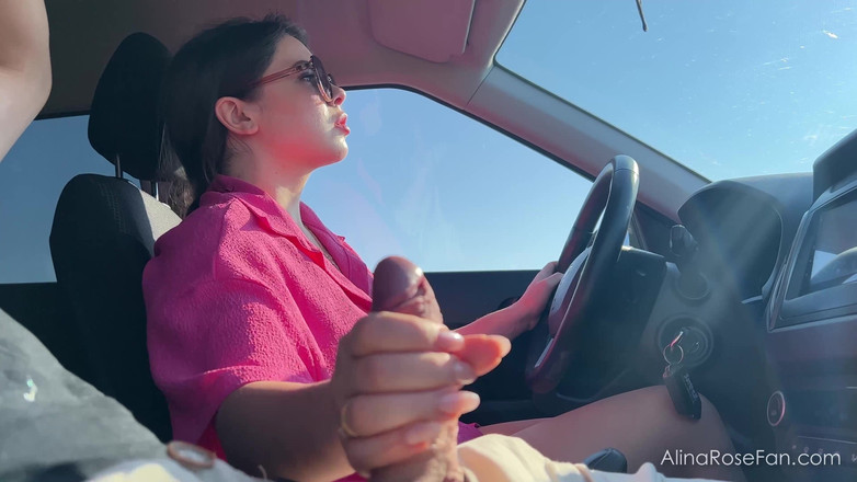 Alina Rose: 陌生人在我的车里把他的鸡巴拉出来，我让他射精了