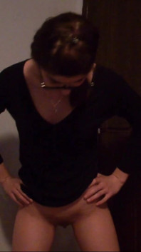 Kinky Teen Pee on the Floor and Talks About How She Feels