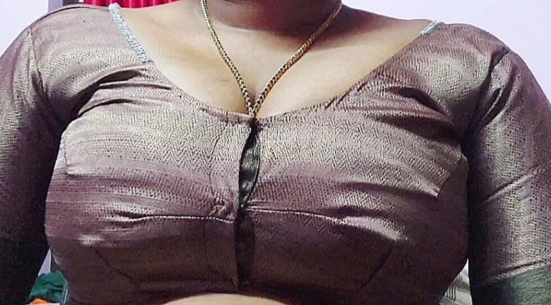 Desi Mohini: Kåt indisk tjej vill ha romantisk sex