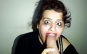 Evelyn Butt: Muia unei gagici adolescente se termină cu spermă în gură