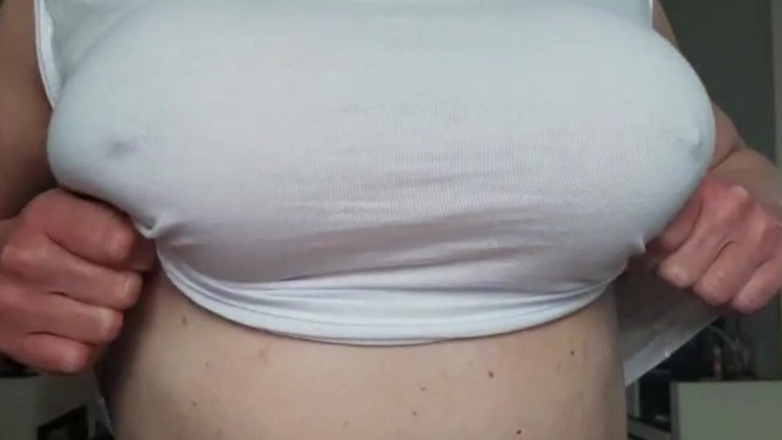 Aqua Pola: Cực khoái và làm mát núm vú bằng cách làm ướt áo...