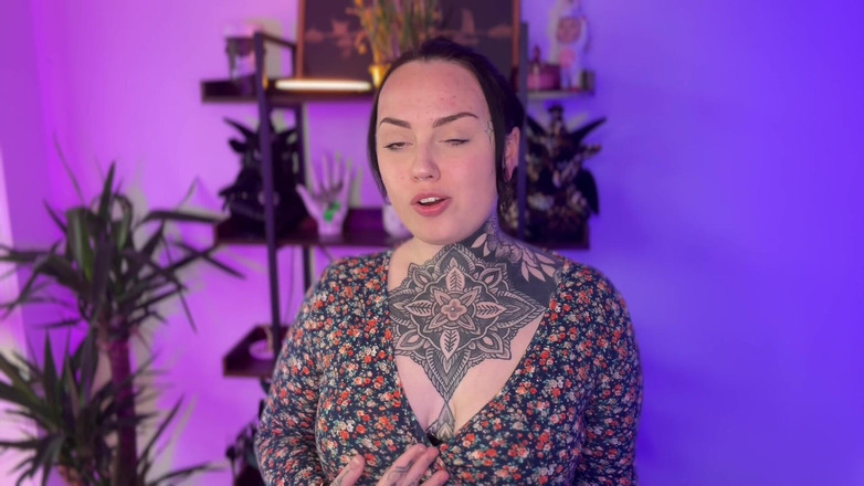 Miss Valentina: Joi permainan menakutkan lompat kejam