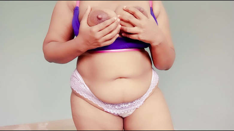 Your Arya: 자위하는 거유의 인도녀