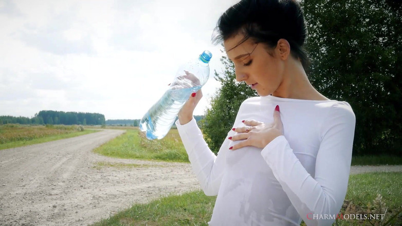 CharmModels: Kaos sofia z wet wet wet dan pentil keras