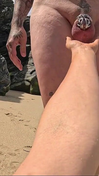 Femdom-dag op het strand
