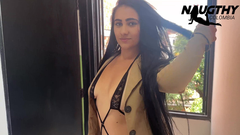 NaughtyColombia: Beautiful Girl Records Herself Masturbating in the Hallway