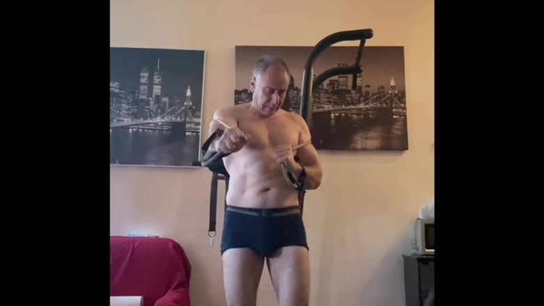 Alex Art: Încearcă plimbarea în pantofii mei