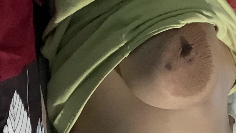 Ritu Bhabhi: Meri, demi-sœur, seins nus