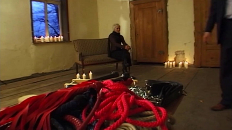 BDSM Deutschland: Bellezza Bionda Legata in Un Intenso Gioco Di Corda BDSM