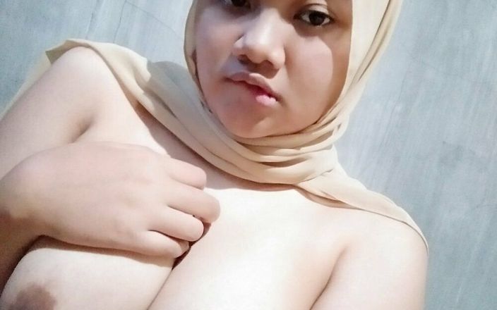 Jilbab69: Sabahları karısıyla seks yapıyor