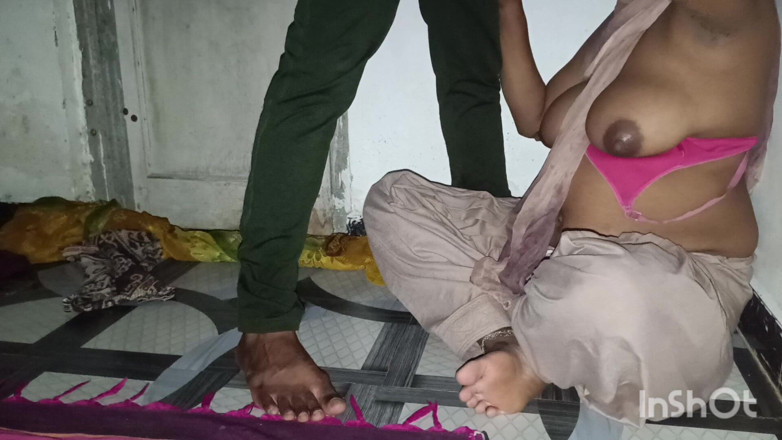 Bhabhi UP: Aunty-ji, Suck on This Quickly - Someone Might Come
