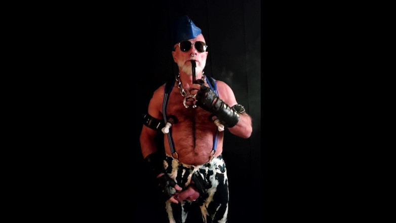 MusclesCigarsFFPig: Nipple Pumping