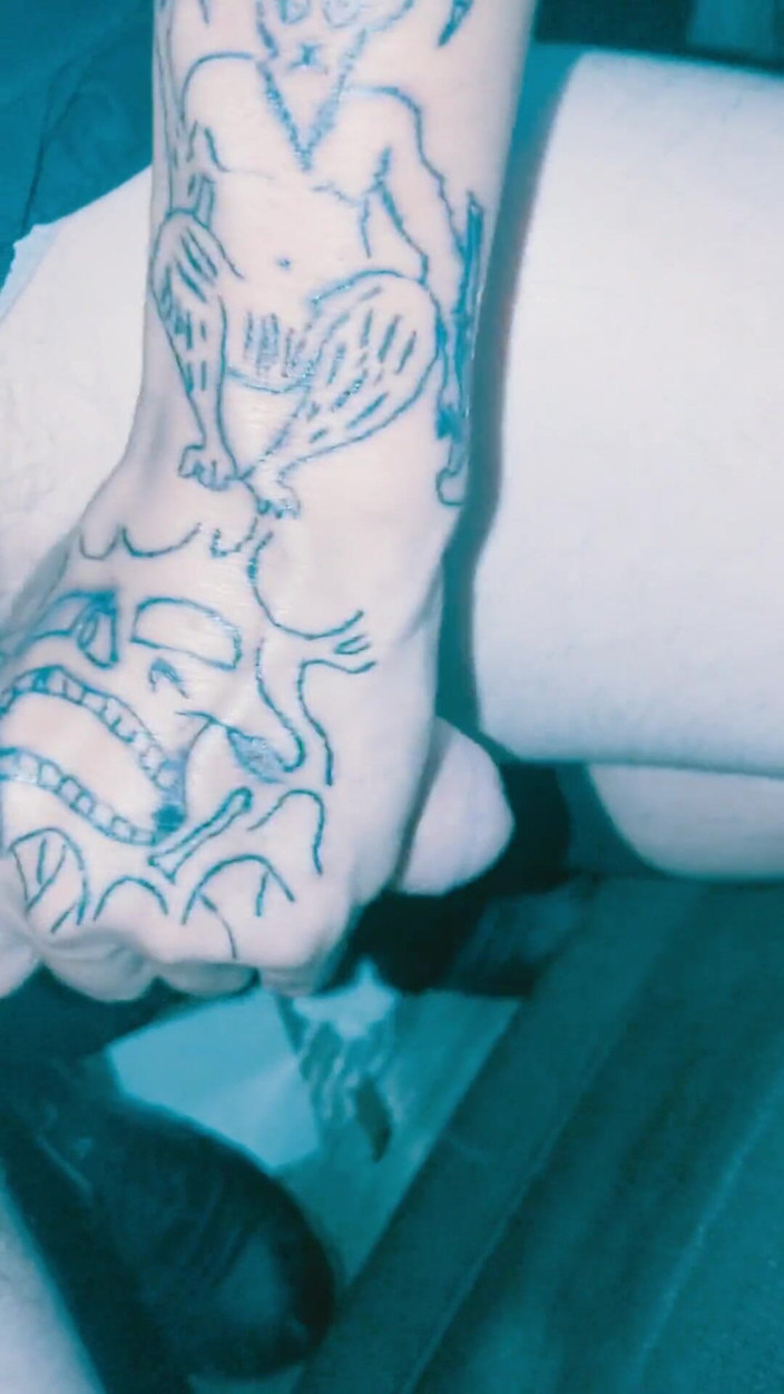 HungBareBackRabbit: Демонструю свої 2 нових татуювання