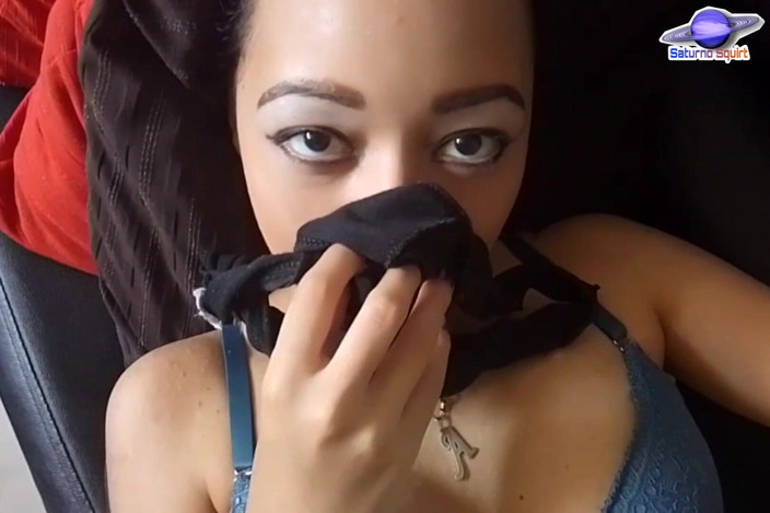 Saturno Squirt: Cheirando minha calcinha e meu amante está me seduzindo - Saturno...