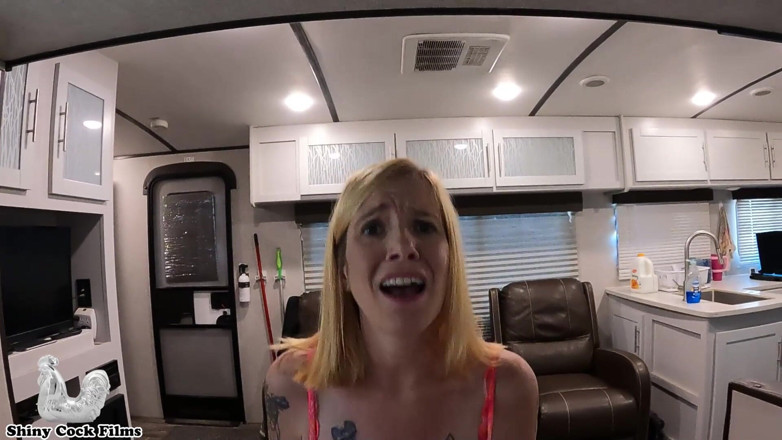Jane Cane: Stepson catfishes stepmom on tinder