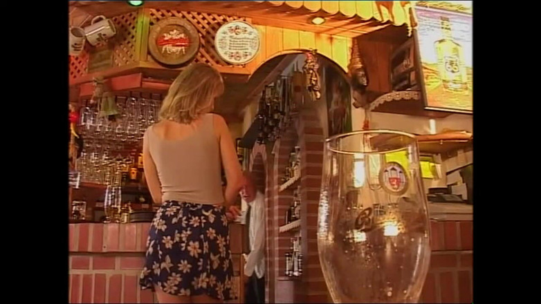 MMV films - The Original: 大きくて硬いチンポを探している美しい女の子が屋外で犯される - (HDでフルムービー)