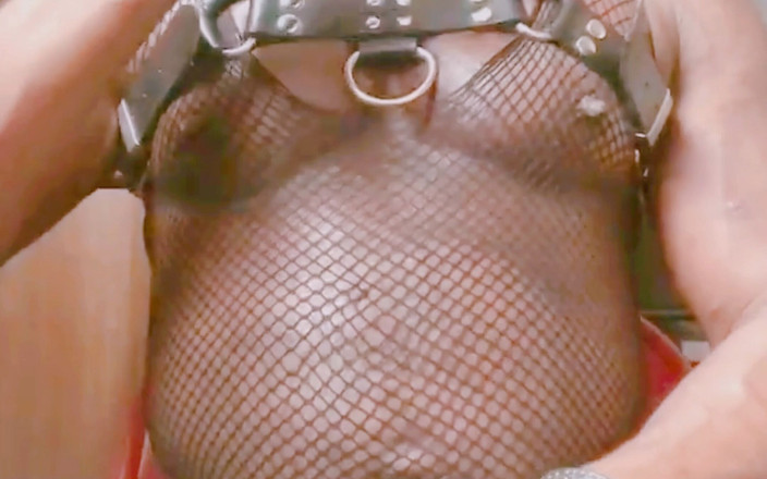 Black mature kinky muscle: 第1部分 肌肉发达的继父渔网紧身衣玩