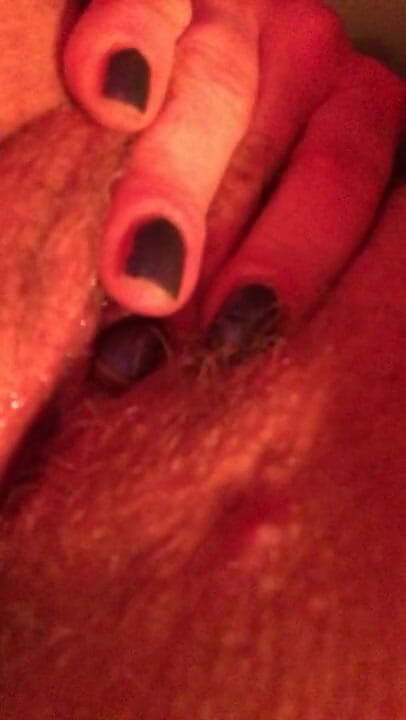 Vers: Ribbing my clit