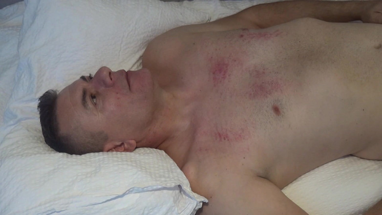 Paultramp: Se pasa por encima de la cara con botas