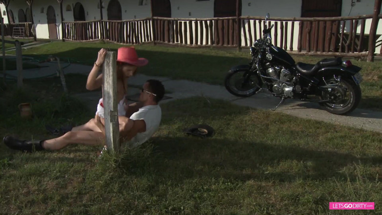 Onlyvids: Cock hungry brunette gets anally screwed outdoors