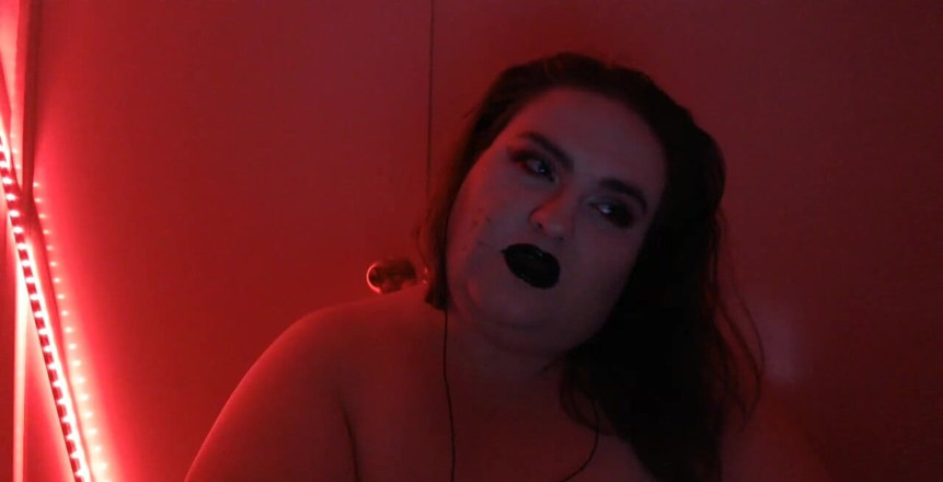 LaLaDelilah: Düz yukarı sadece yanlışlıkla bunu filme aldı. Yanağımda ne olduğunu...