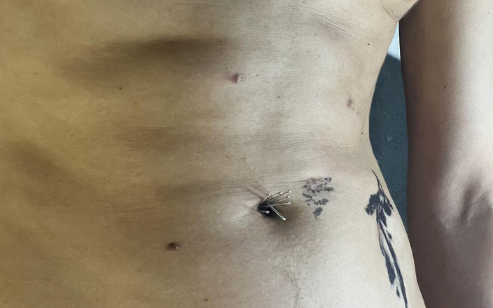 Navel fans: Mučení Kevinse Belly Button