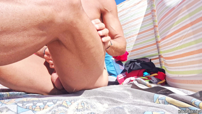Hotsportfitboy: Fitness Guy Shows off His Massive Hard Cock in Beach...