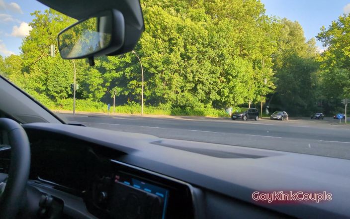 GayKinkCouple: ザーメン汚れたシャツ3危険な車の楽しみ