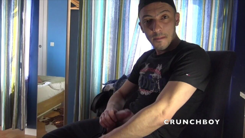 Kinky Bareback Boys: Devian se fait baiser sans capote par un garçon hétéro...