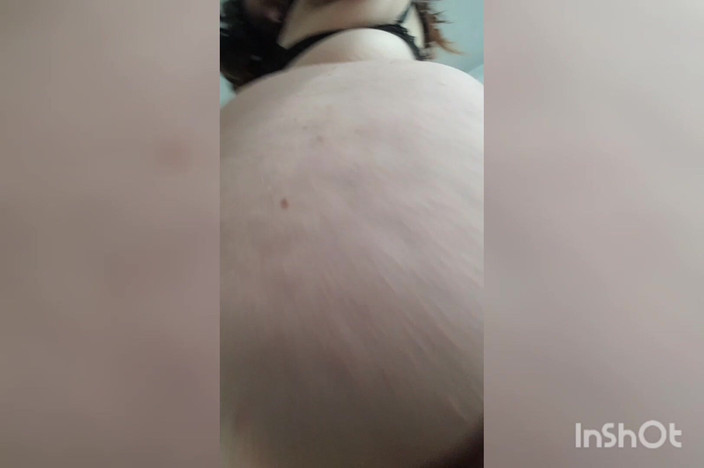 Chubby Sex Symbol: セクシーな巨大娘があなたの顔に座る