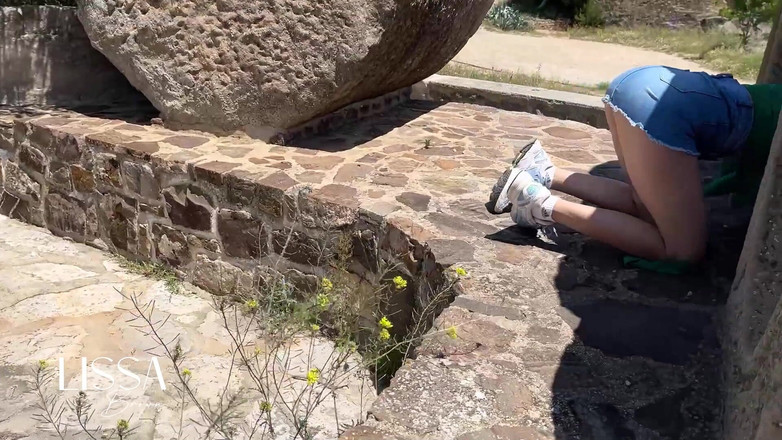 Lissa Brown: Pasangan ini nekat di tempat umum!