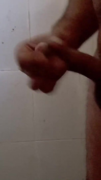 在浴室里真正的大师打手枪