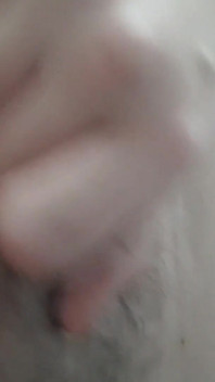BBW dziewczyna masturbuje się swoją mokrą cipką