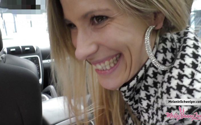Melanie Schweiger: Минет во время автомойки
