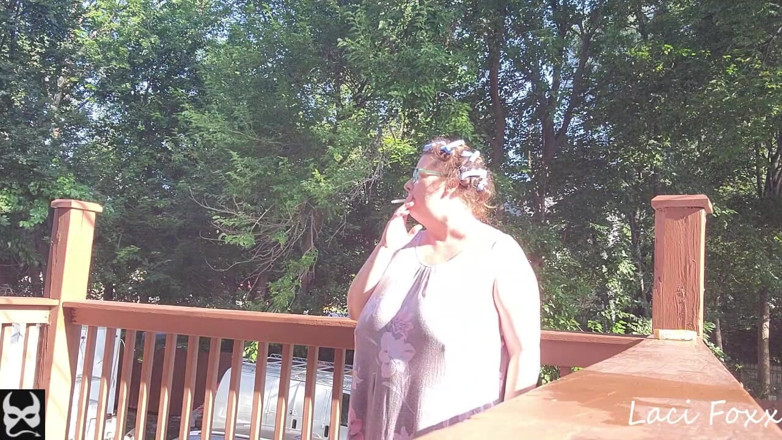 Foxx Denn Studio: Ma's Smokin' in Curlers