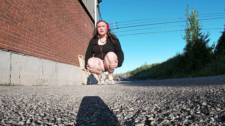 JonasBen: Sissy TV si sega al vento all'aperto la mattina prima...