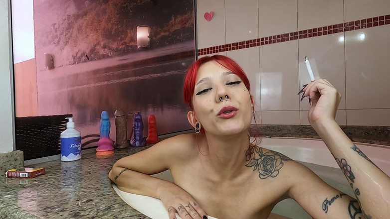 SatanicCandy: Kouření a šukání zadku ve vaně